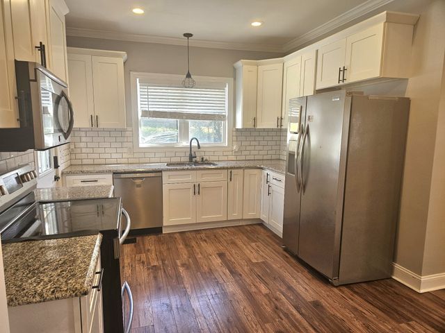 215 Smotherman Ave, Carthage, TN 37030