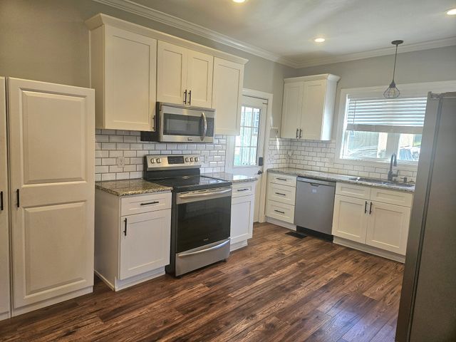 215 Smotherman Ave, Carthage, TN 37030