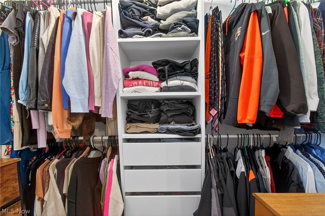 2053 Ironwood Circle NE, Massillon, OH 44646