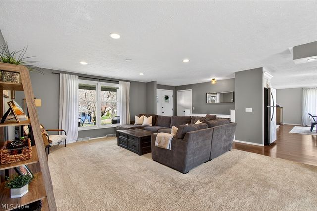 2053 Ironwood Circle NE, Massillon, OH 44646