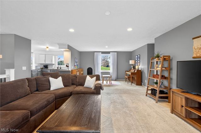 2053 Ironwood Circle NE, Massillon, OH 44646