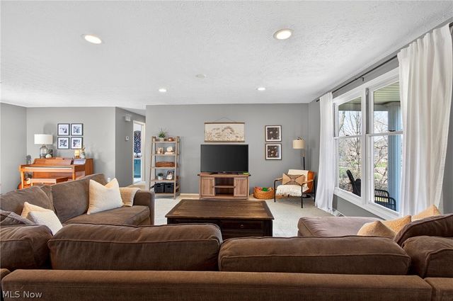 2053 Ironwood Circle NE, Massillon, OH 44646