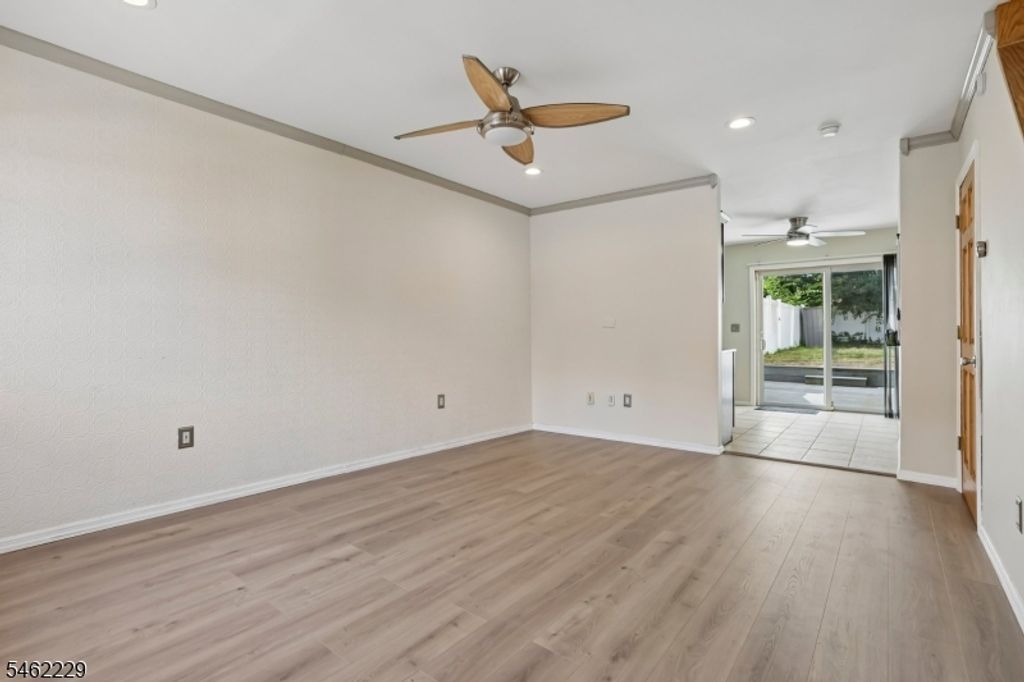 133 1/2 Prospect Ave, Bayonne City, NJ 07002 — photo 4
