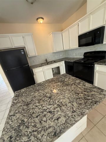 10642 Logger Pine Trail B, Houston, TX 77088