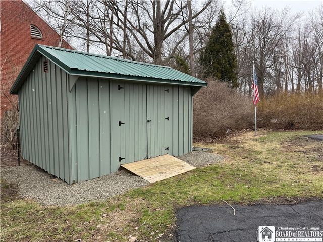 1 Middlesex Drive, Pomfret, NY 14063