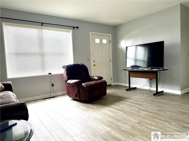 1 Middlesex Drive, Pomfret, NY 14063