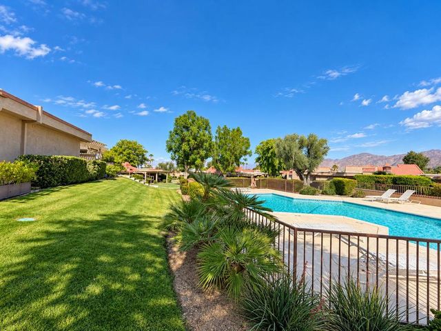 72477 Rolling Knoll Drive, Palm Desert, CA 92260