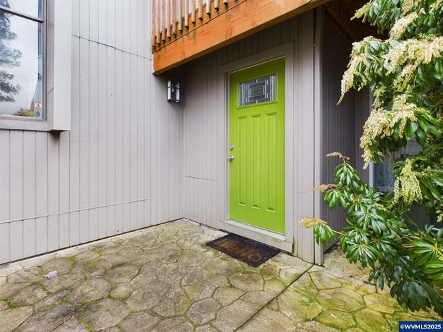 1879 Lexington Cir SE, Salem, OR 97306