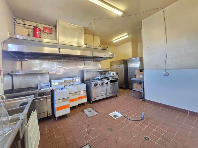 10800 Bancroft, Oakland, CA 94603