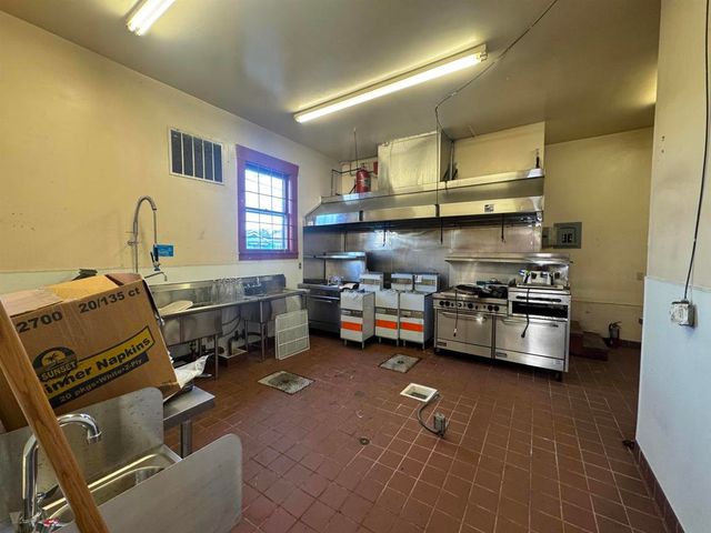 10800 Bancroft, Oakland, CA 94603