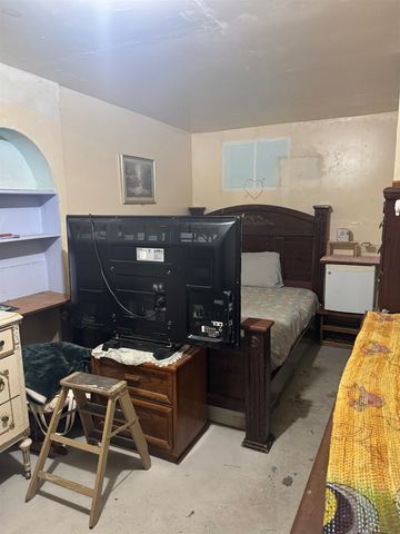 10800 Bancroft, Oakland, CA 94603