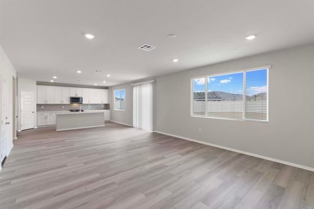 19401 Brush Creek Way, Lake Elsinore, CA 92532