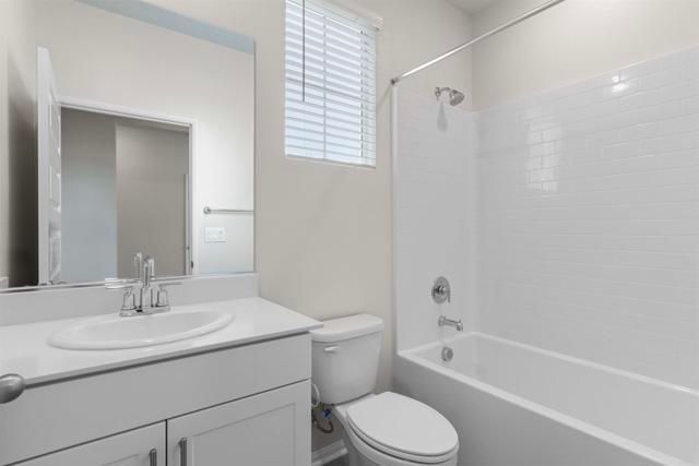 19401 Brush Creek Way, Lake Elsinore, CA 92532