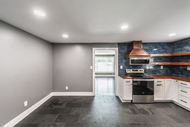 4306 Long Hollow Pike, Goodlettsville, TN 37072