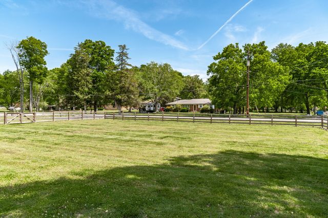4306 Long Hollow Pike, Goodlettsville, TN 37072