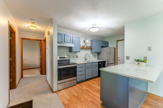 14020 44th Place N 2, Plymouth, MN 55446