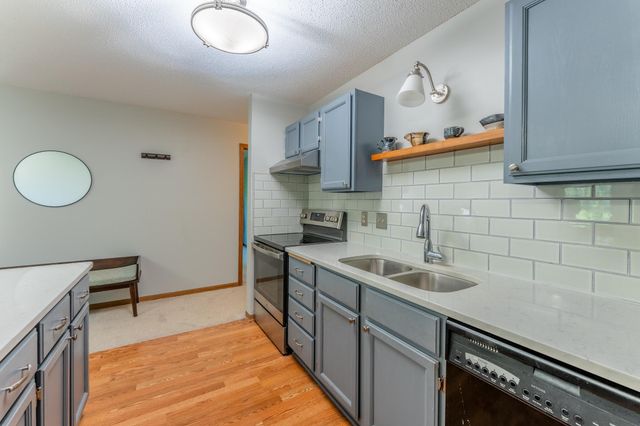 14020 44th Place N 2, Plymouth, MN 55446