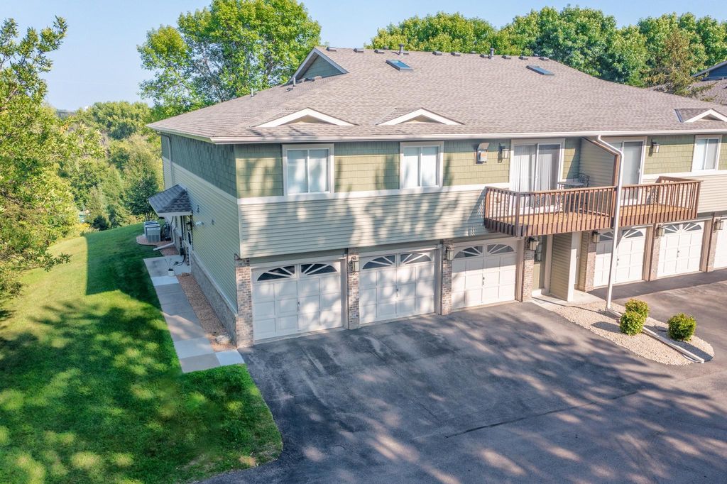 14020 44th Place N 2, Plymouth, MN 55446