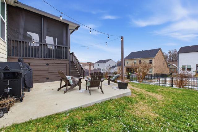 2015 Hedgelawn Dr, Lebanon, TN 37090