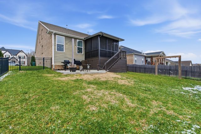 2015 Hedgelawn Dr, Lebanon, TN 37090