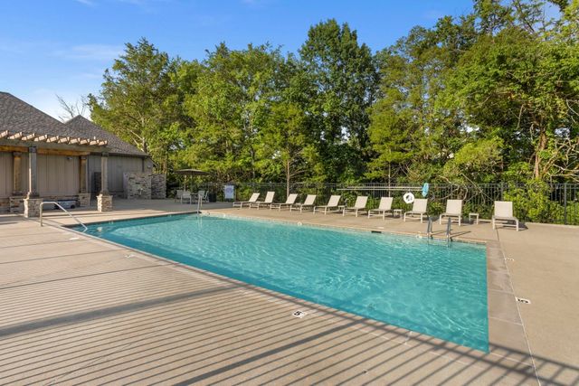 2015 Hedgelawn Dr, Lebanon, TN 37090