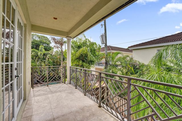 1400 NE 24th Street 1400, Wilton Manors, FL 33305