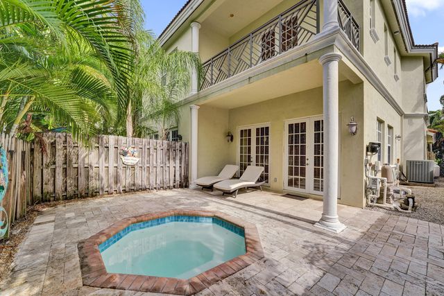 1400 NE 24th Street 1400, Wilton Manors, FL 33305