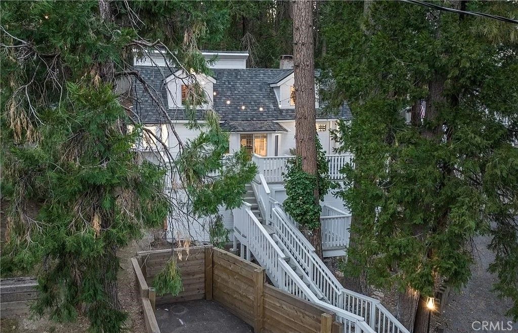 Image 35 of property listing at 810 Sierra Vista, Twin Peaks, CA 92391