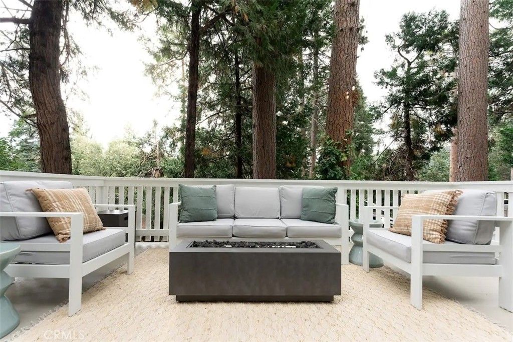 Image 37 of property listing at 810 Sierra Vista, Twin Peaks, CA 92391