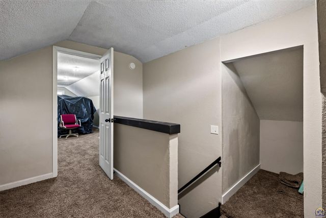 2601 SW Clay ST, Topeka, KS 66611