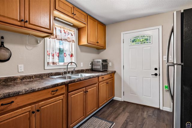 2601 SW Clay ST, Topeka, KS 66611