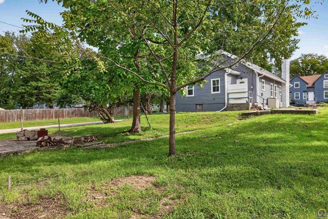 2601 SW Clay ST, Topeka, KS 66611