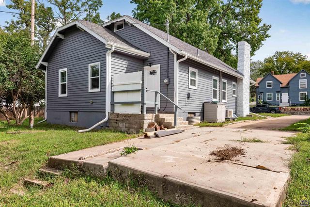 2601 SW Clay ST, Topeka, KS 66611