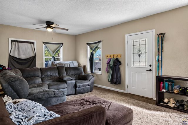 2601 SW Clay ST, Topeka, KS 66611