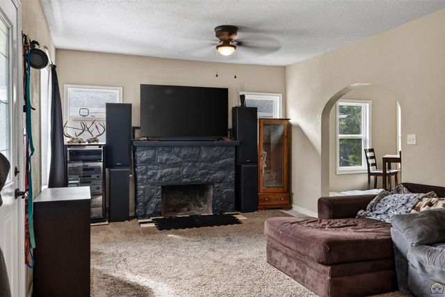 2601 SW Clay ST, Topeka, KS 66611