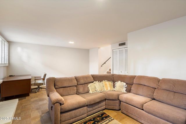 8414 E STELLA Lane, Scottsdale, AZ 85250