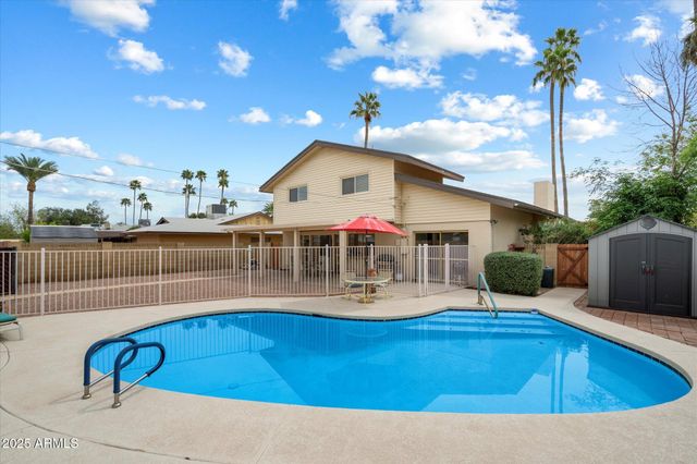 8414 E STELLA Lane, Scottsdale, AZ 85250