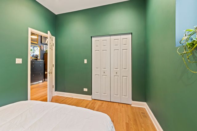 2558 W Haddon Avenue 1, Chicago, IL 60622