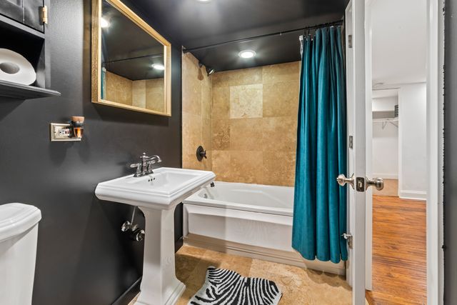 2558 W Haddon Avenue 1, Chicago, IL 60622