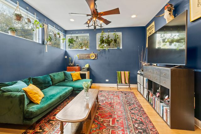 2558 W Haddon Avenue 1, Chicago, IL 60622