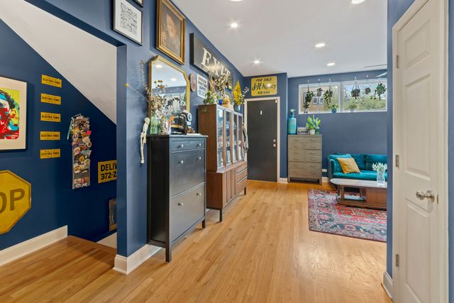 2558 W Haddon Avenue 1, Chicago, IL 60622