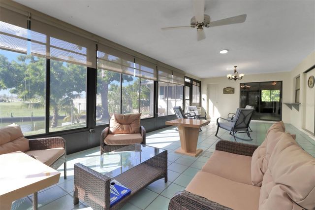 4800 SW 12TH PLACE, Cape Coral, FL 33914