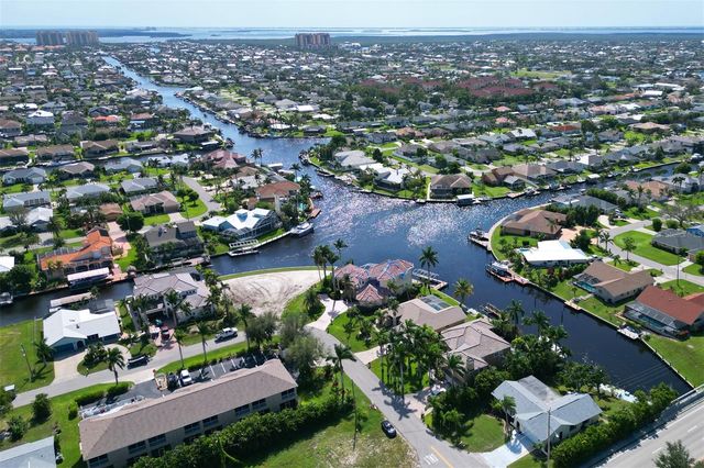 4800 SW 12TH PLACE, Cape Coral, FL 33914