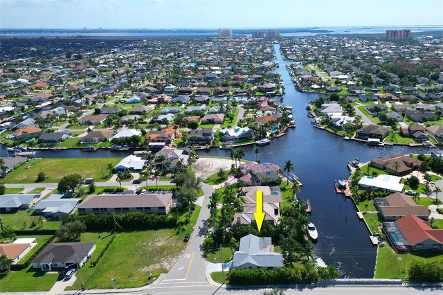 4800 SW 12TH PLACE, Cape Coral, FL 33914