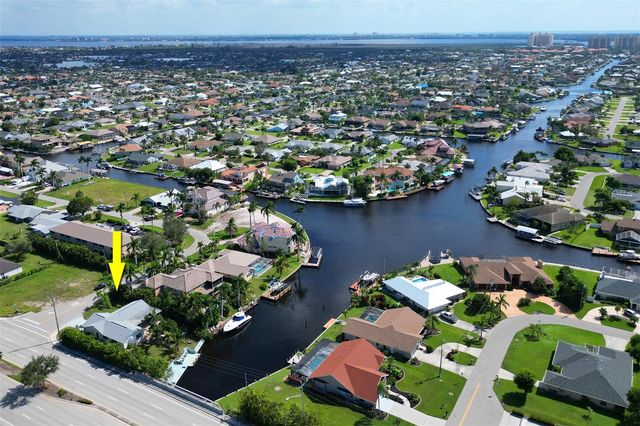 4800 SW 12TH PLACE, Cape Coral, FL 33914