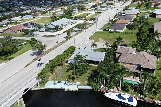 4800 SW 12TH PLACE, Cape Coral, FL 33914