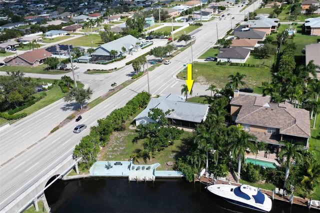 4800 SW 12TH PLACE, Cape Coral, FL 33914