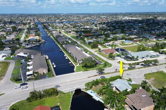 4800 SW 12TH PLACE, Cape Coral, FL 33914