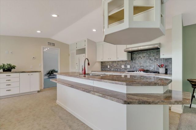 10114 Francisco Ln, Nevada City, CA 95959