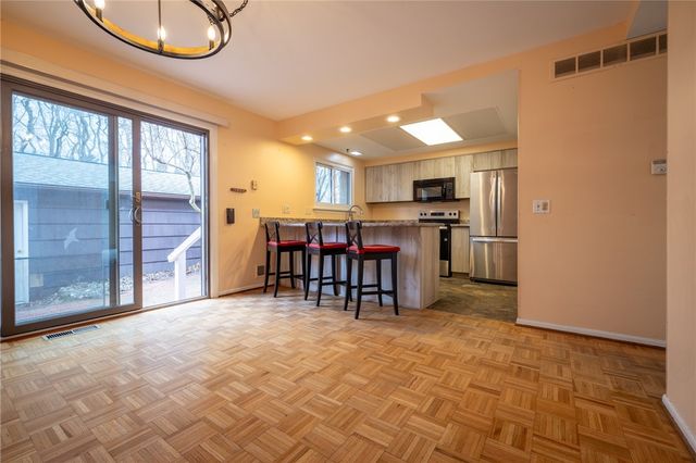 163 New Wickham Drive, Penfield, NY 14526